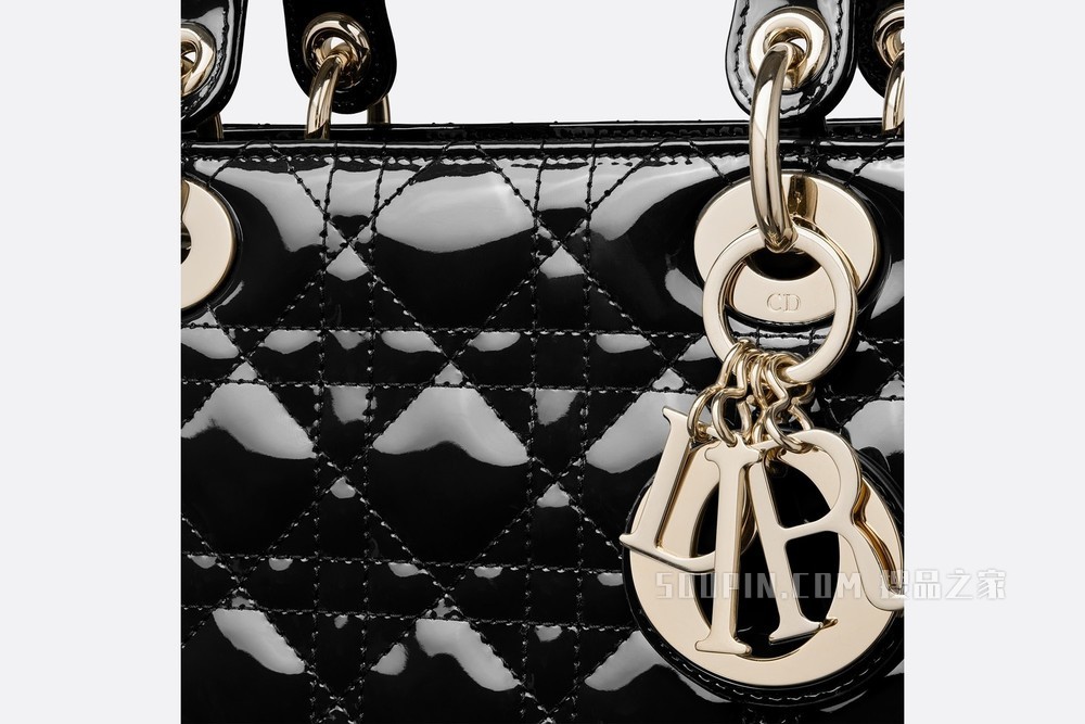 極上品　Christian Dior　ロゴチャーム　ファー手袋 極上品Christian Diorロゴチャームファー手袋