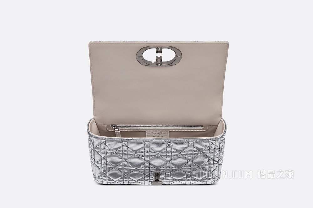 中号 Dior Caro 手袋 银色调褶皱金属光泽牛皮革 Dior Spatial 图案