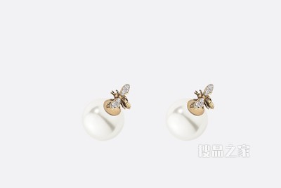Dior Tribales 耳环 复古金色饰面金属、白色树脂珠饰和白色仿水晶装饰