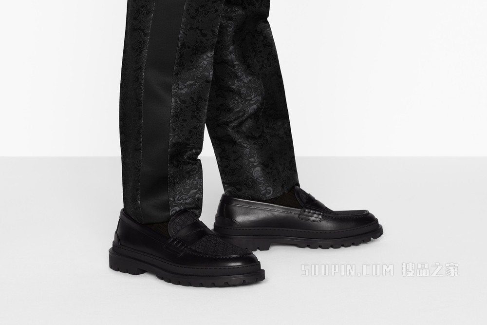 Dior Explorer 乐福鞋 黑色光滑牛皮革和 Oblique 印花