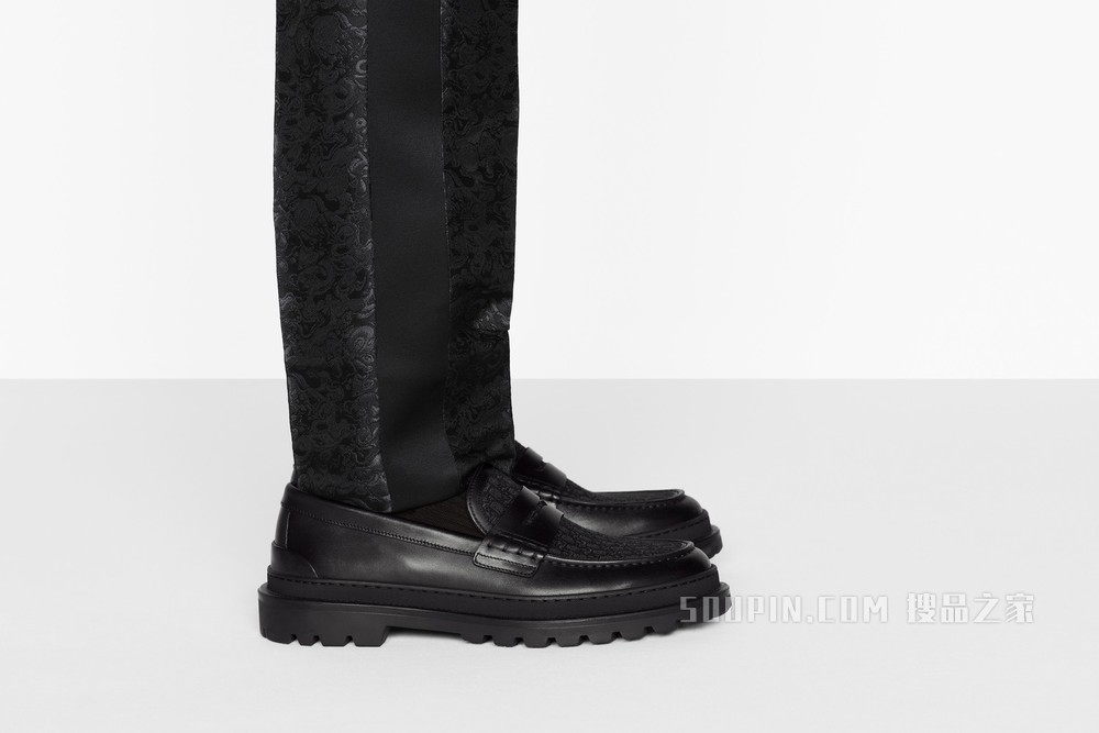 Dior Explorer 乐福鞋 黑色光滑牛皮革和 Oblique 印花