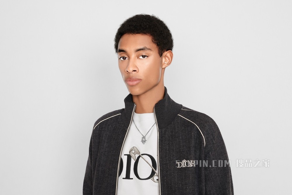 Dior Oblique 吊坠项链 银色饰面黄铜和白色仿水晶