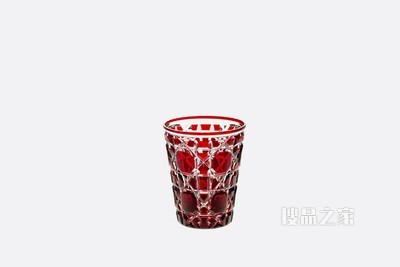 红色玻璃杯 藤格纹图案