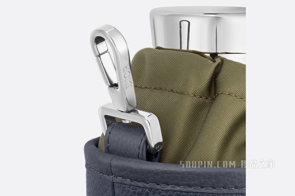 DIOR AND SACAI 水瓶（含瓶托） 不锈钢、海军蓝色粒面牛皮革和橄榄色科技面料