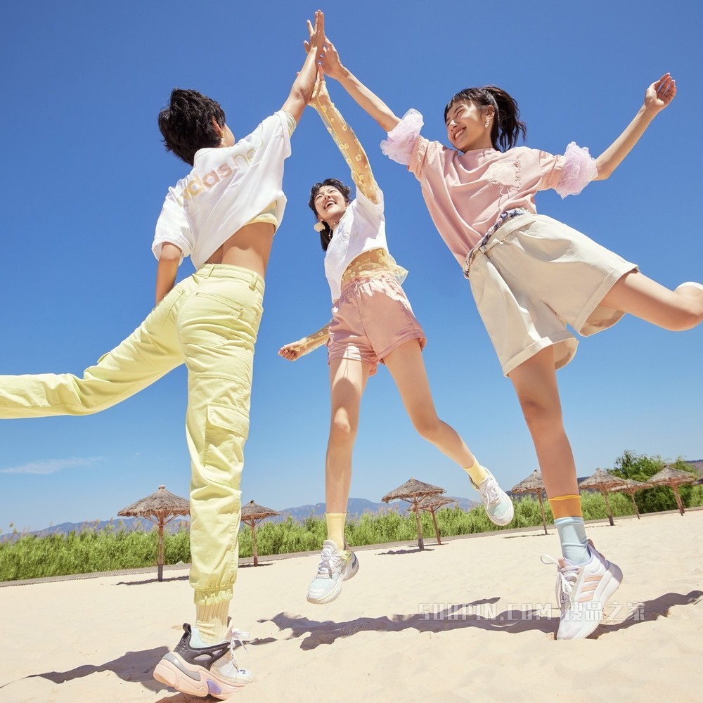 adidas neo BOUJIRUN 低帮休闲运动鞋