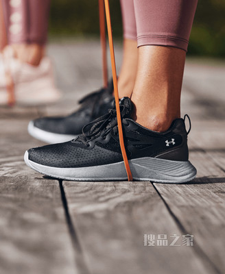 女士UA Charged Breathe TR 2训练鞋