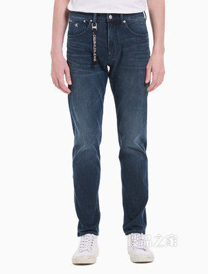 Calvin Klein 男装时髦楔形版刺绣水洗弹力牛仔裤J317834