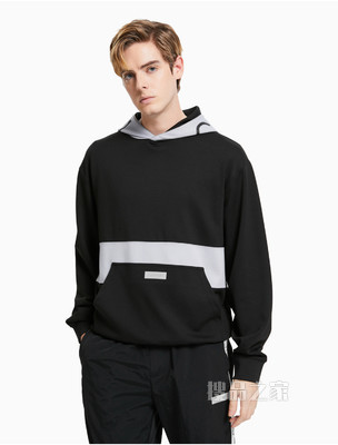 Calvin Klein 男女同款连帽撞色拼接LOGO印花卫衣J400150