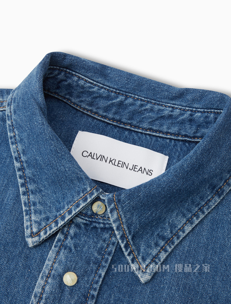 Calvin Klein 男士纯棉翻领口袋水洗长袖牛仔衬衫J319041