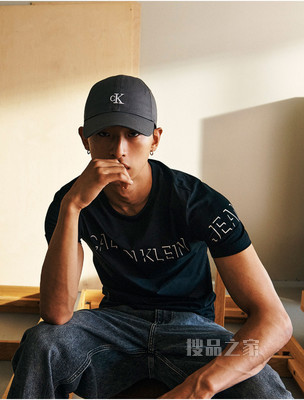 Calvin Klein男款潮流通勤时尚简约短袖T恤J319612