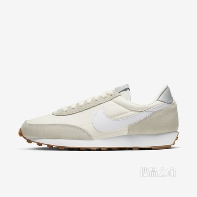 Nike DBreak 女子运动鞋