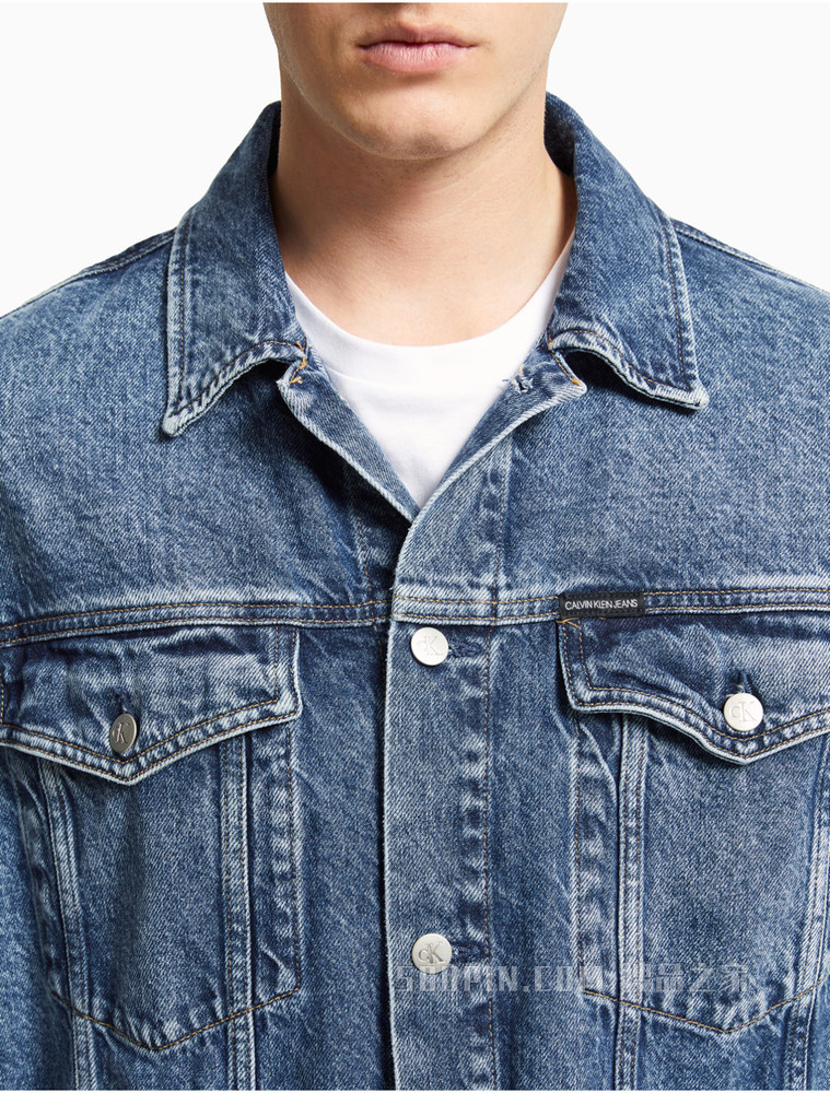 Calvin Klein 男士纯棉翻领LOGO贴片水洗牛仔外套J319047