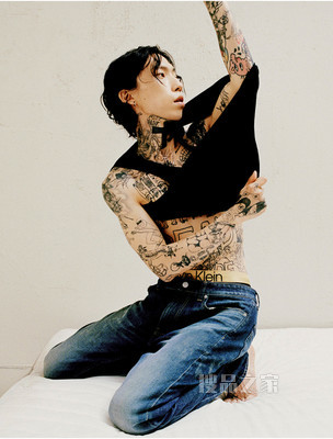 Calvin Klein 男士中腰楔形版型水洗休闲牛仔裤J319341