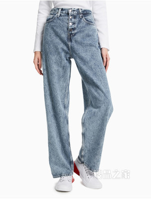 Calvin Klein 女士高腰直筒排扣做旧水洗牛仔裤J217798