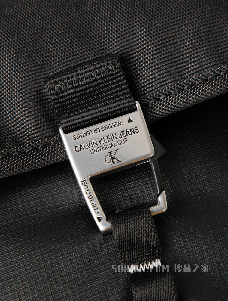Calvin Klein 男士休闲拉链LOGO金属扣双肩包HH3052