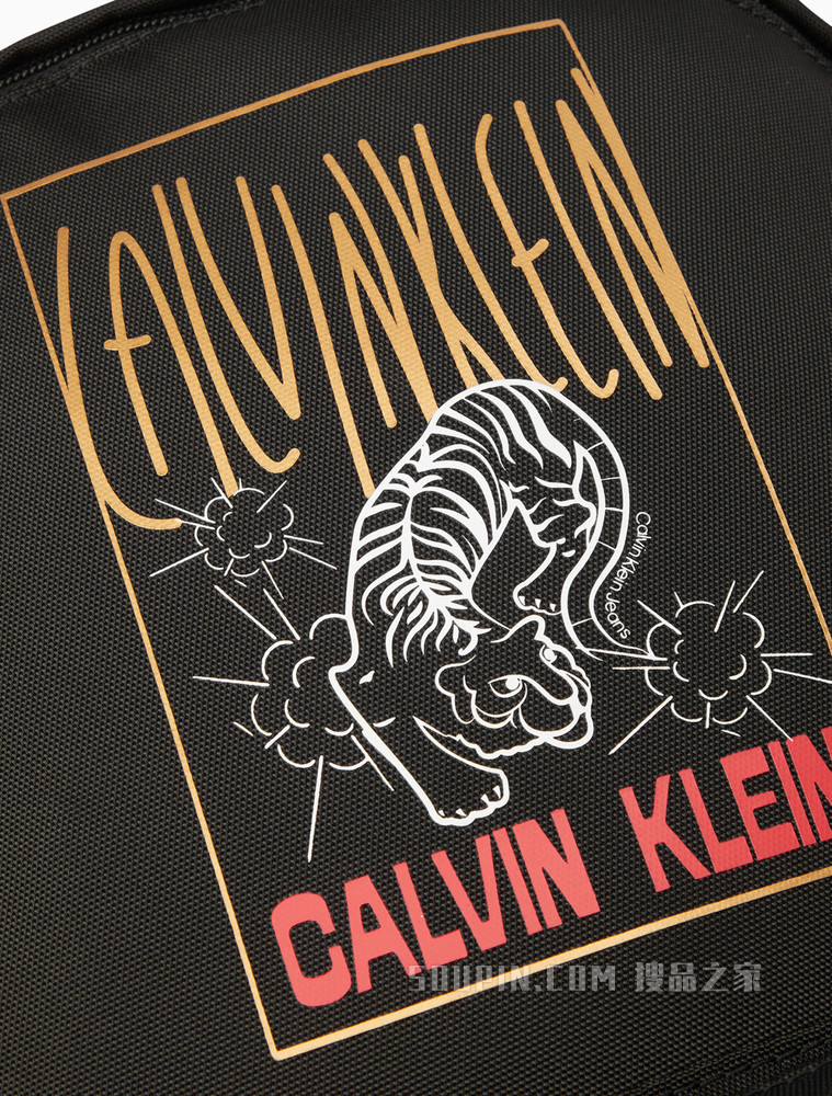 【虎年限定】Calvin Klein 男士新春虎纹印花双肩包HH3054