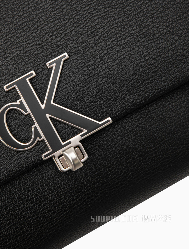 Calvin Klein 女士复古翻盖式立体LOGO斜挎单肩包DH2901