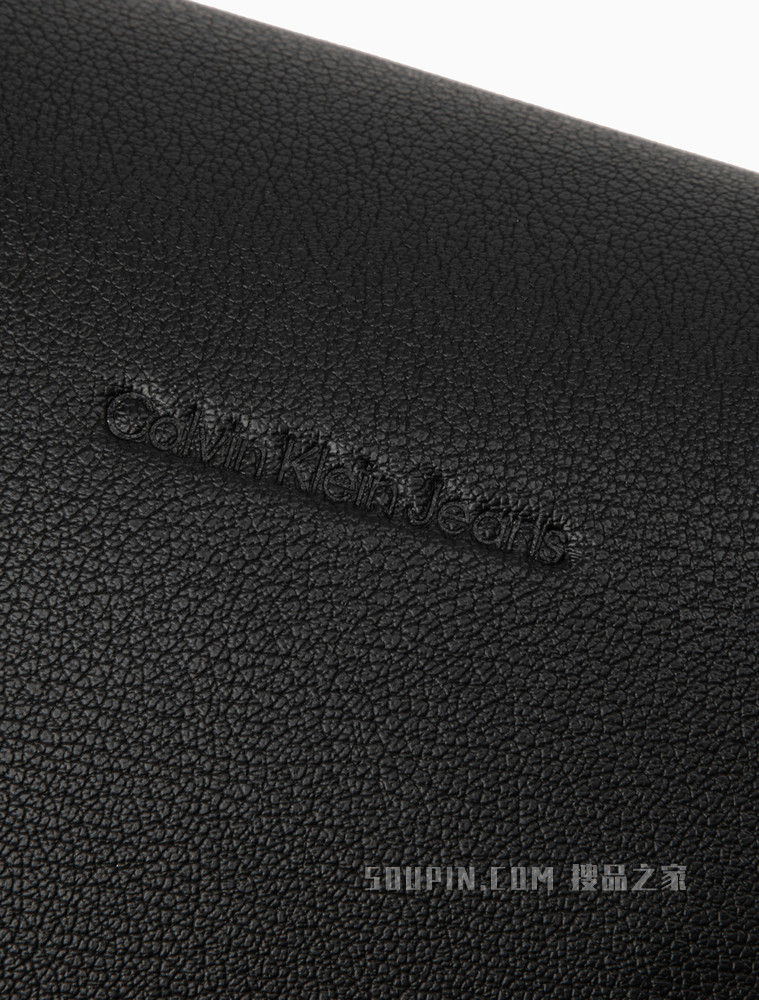 Calvin Klein 女士复古翻盖式立体LOGO斜挎单肩包DH2901