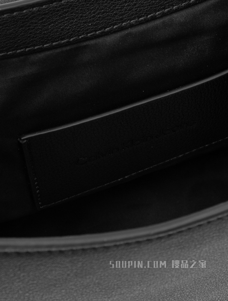Calvin Klein 女士时尚翻盖式压印LOGO单肩斜挎包DH2936