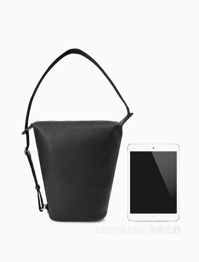 Calvin Klein 女士可调节织带LOGO压印单肩水桶包DH2938