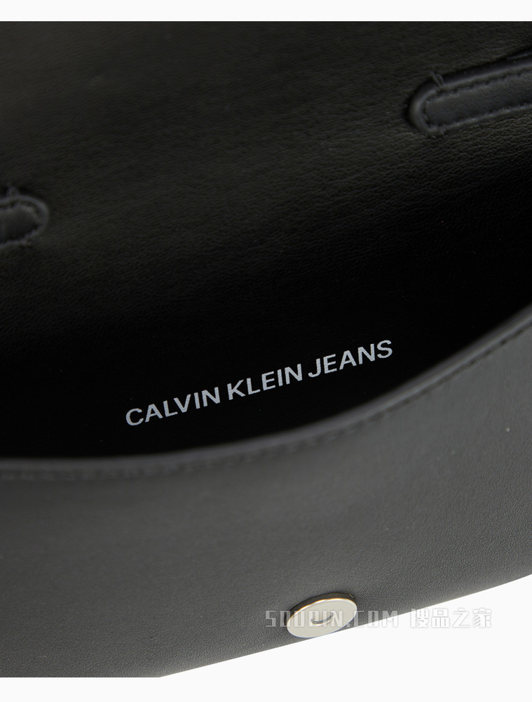 Calvin Klein 女包时尚Calvin Klein 立体压纹翻盖链条单肩包DP1380