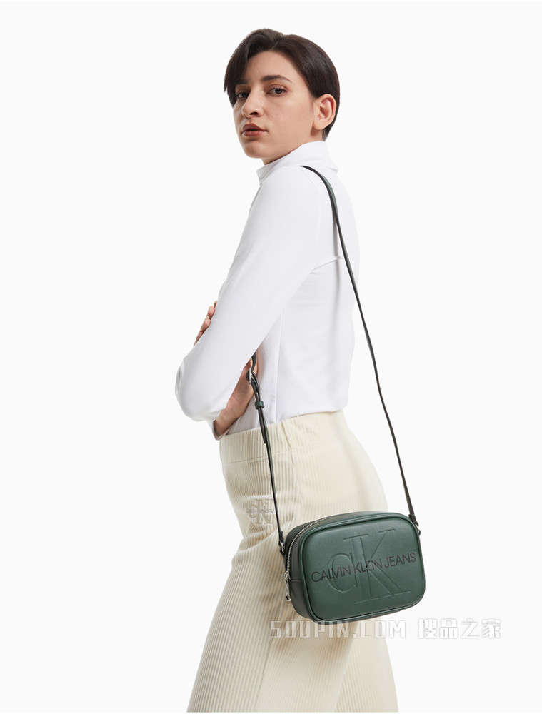 Calvin Klein 女包层叠LOGO印花立体长方形背提包DH2790