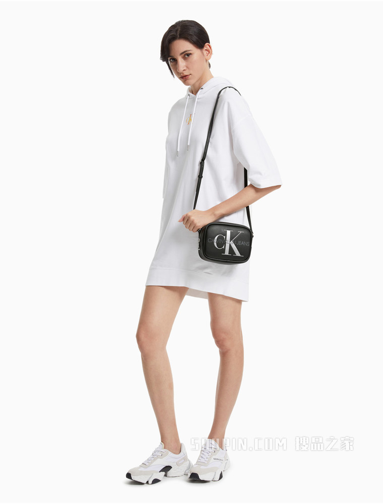 Calvin Klein 女包层叠LOGO印花立体长方形背提包DH2802