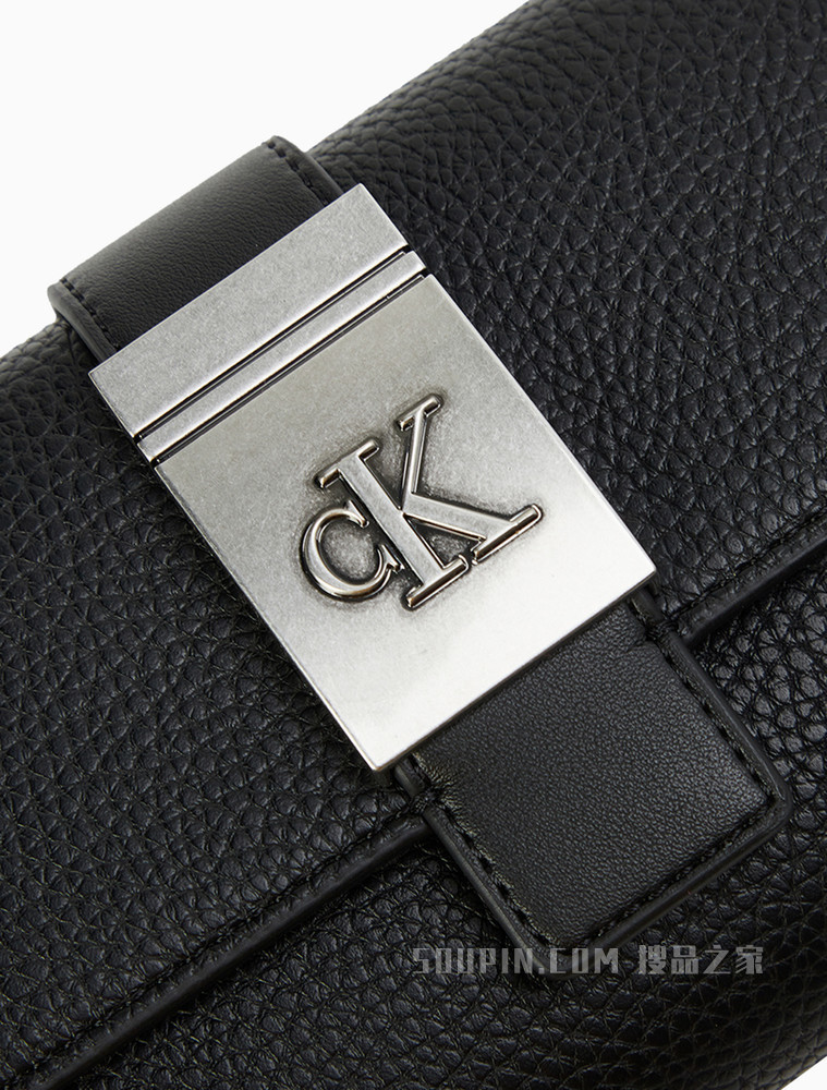 Calvin Klein 女包 金属LOGO扣面立体长方形背提包DP1417