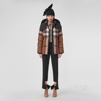 可拆式连帽格纹羽绒服 (深桦木棕) - 女士