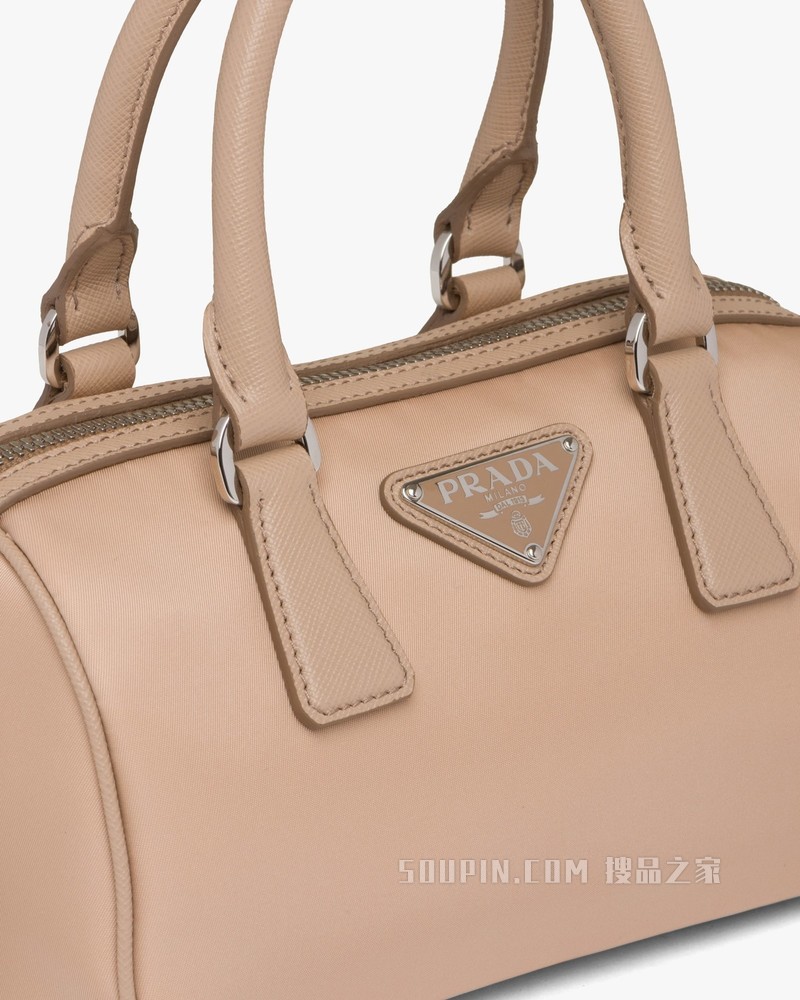 Prada Re-Edition 2005 手袋