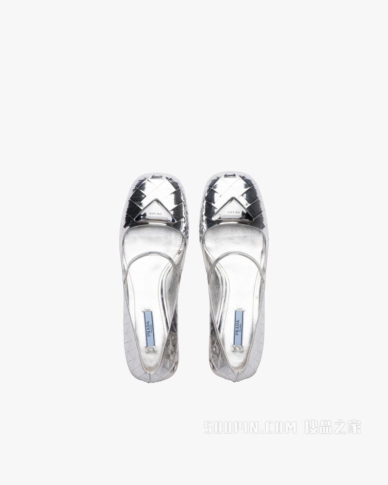 金属质感皮革高跟鞋