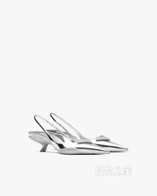 亮面皮革后饰带高跟鞋