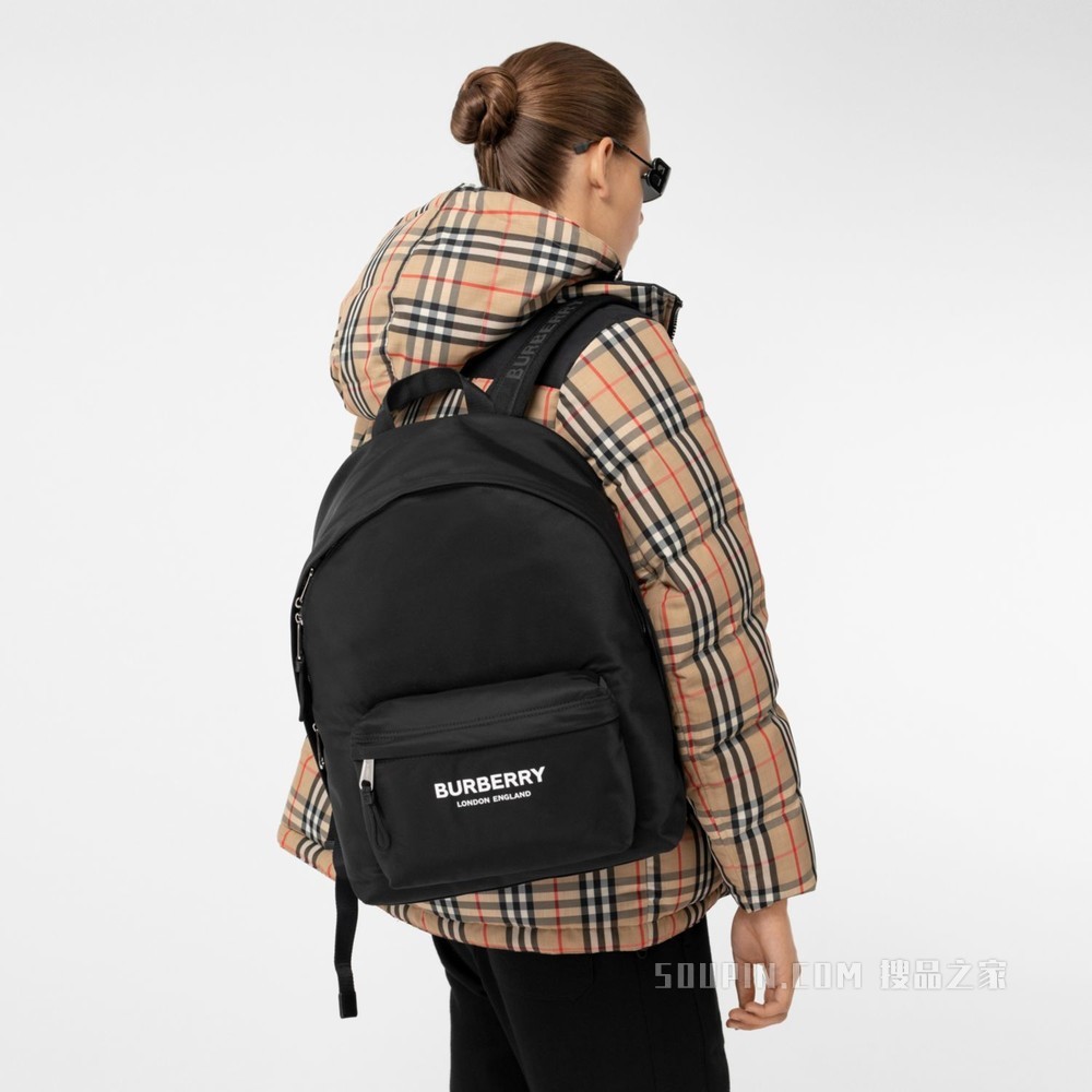 徽标印花 ECONYL® 双肩包 (黑色)