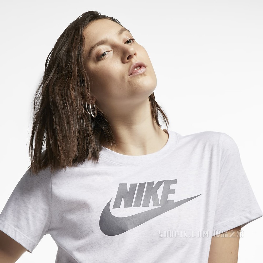 Nike Sportswear Essential 女子T恤