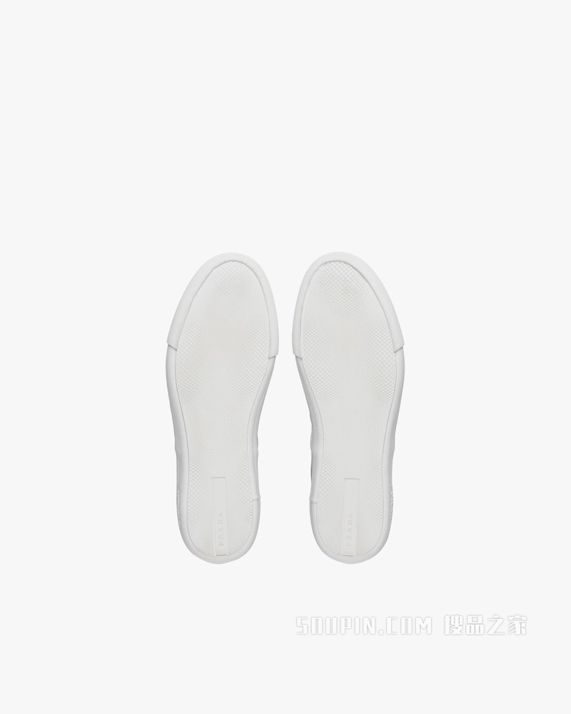 尼龙系带运动鞋