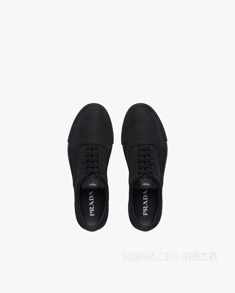 尼龙系带运动鞋