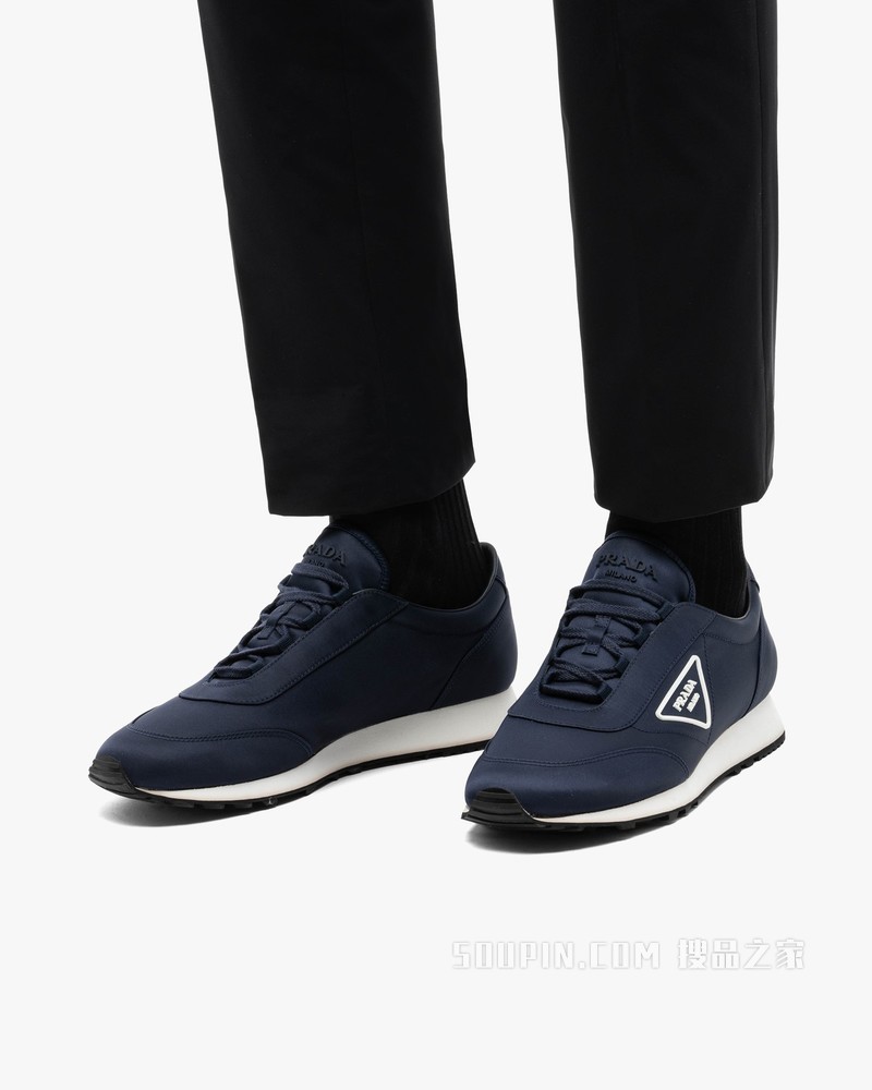 尼龙华达呢运动鞋