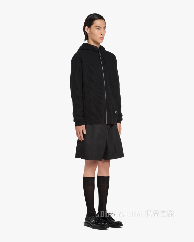 羊毛和羊绒针织帽衫