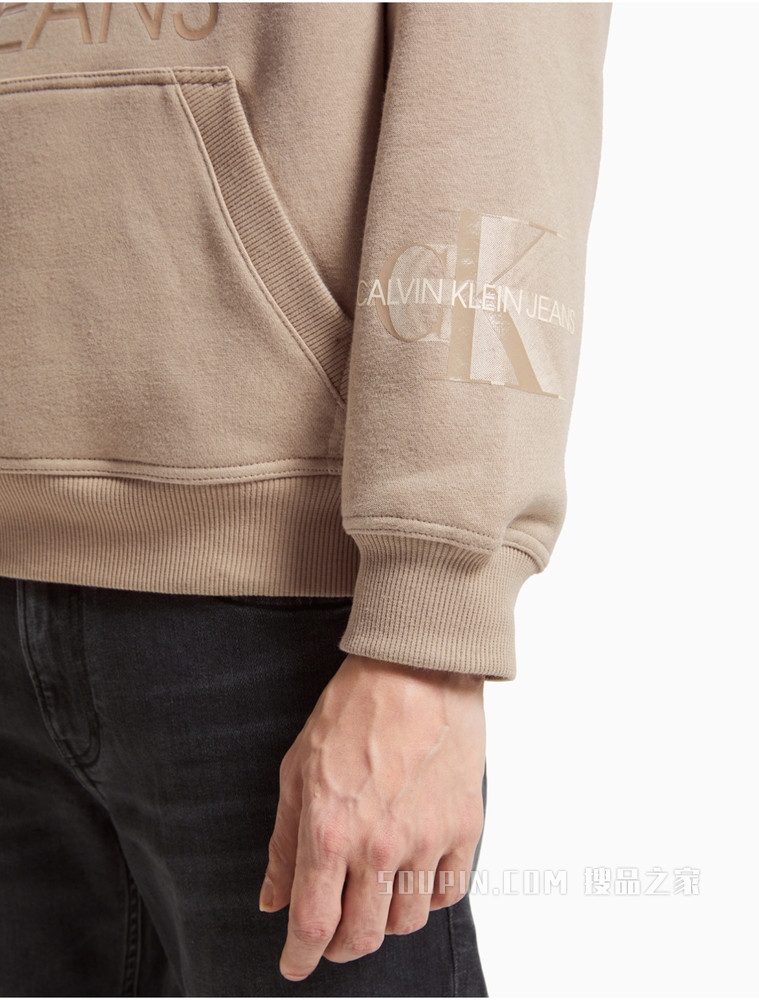 Calvin Klein 男士抽绳连帽大幅LOGO印花加绒卫衣J319366
