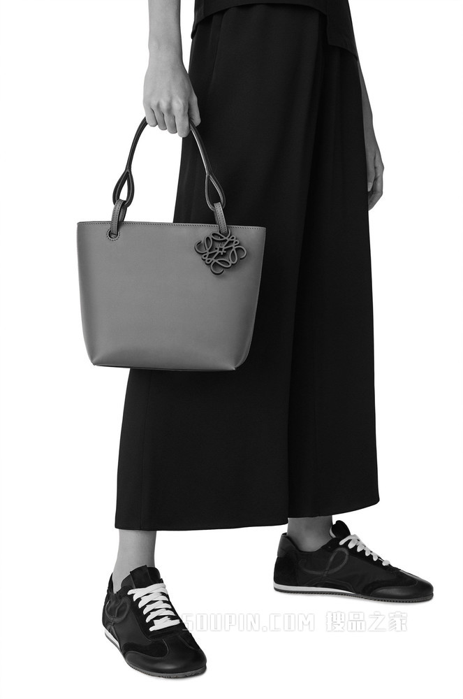 牛皮革双提手 Square Tote 手袋