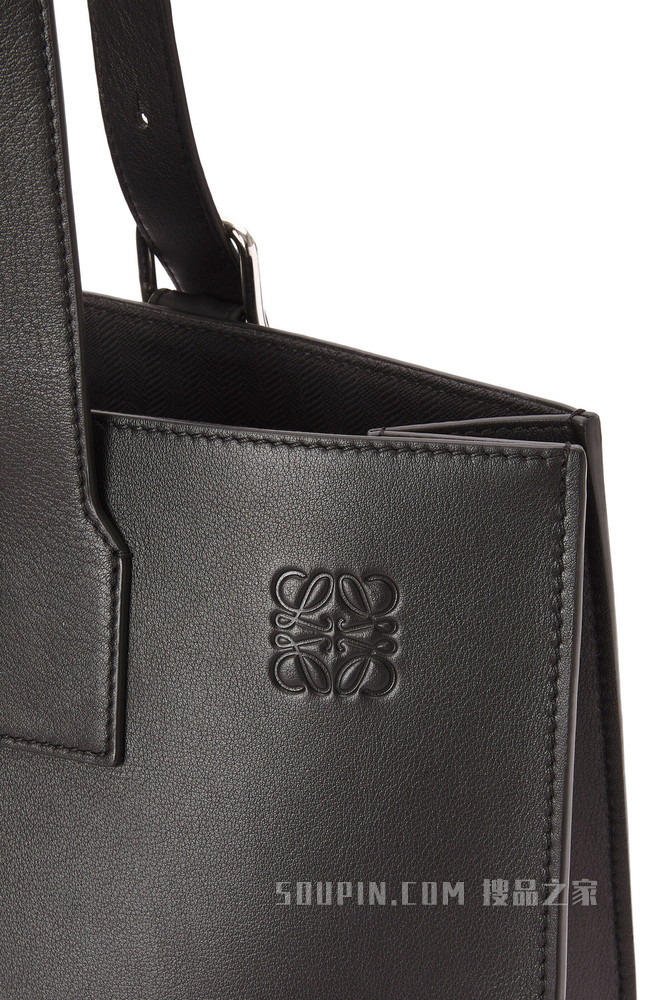 经典牛皮革针扣水平 Tote 手袋