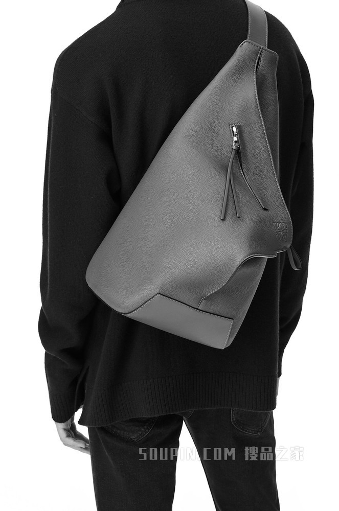 小号柔软粒面牛皮革 Anton 背包