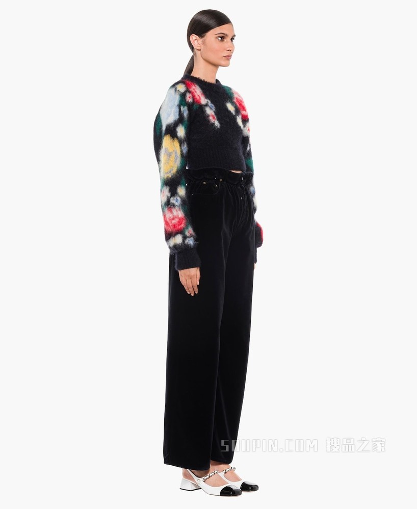 马海毛圆领毛衣