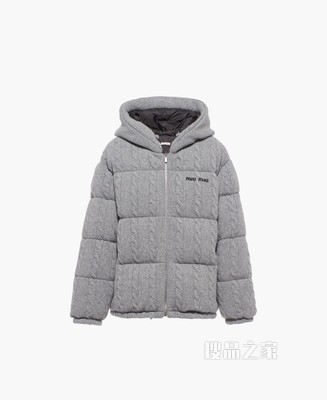 兜帽式羊绒羽绒外套