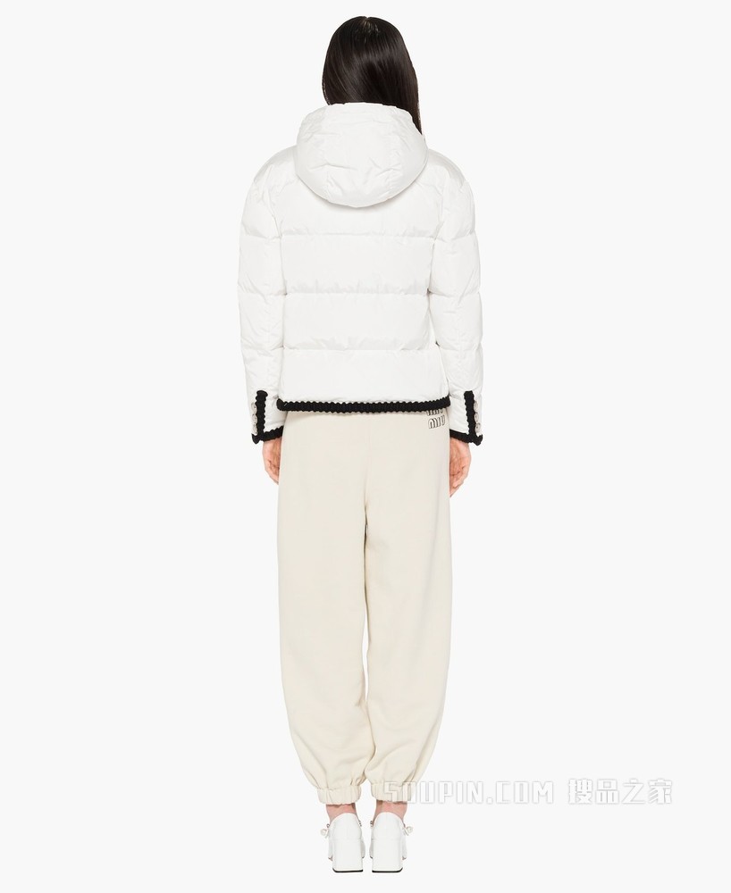 轻质尼龙羽绒外套