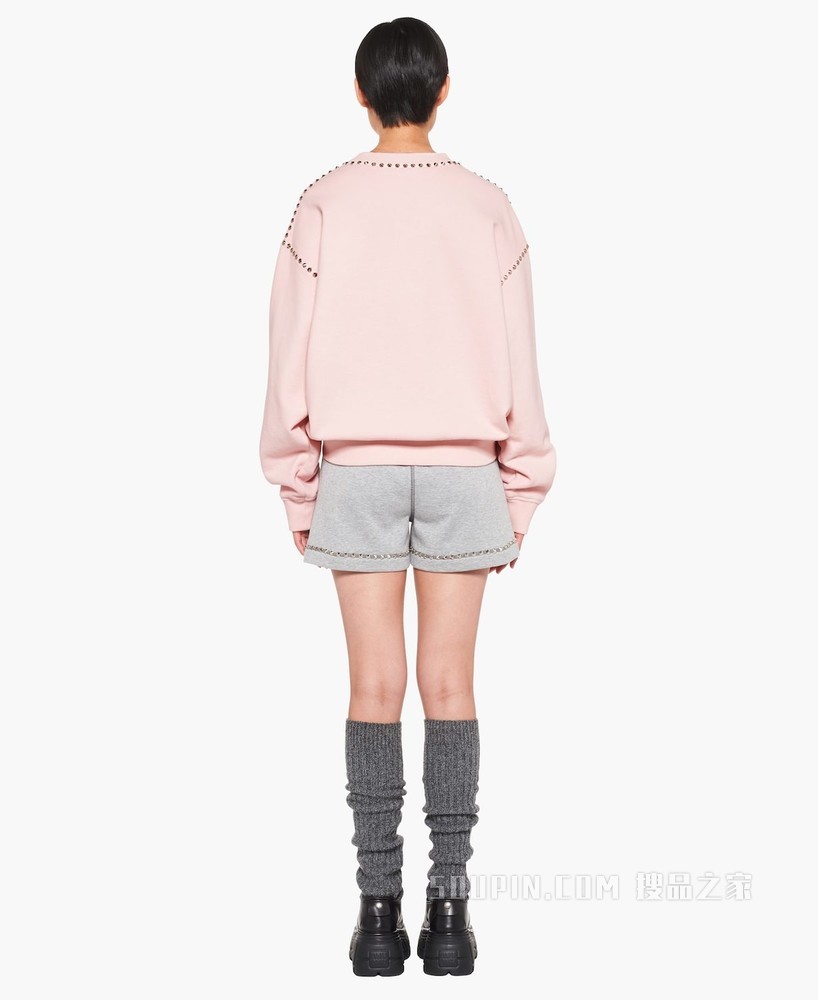 成衣染色铆钉装饰卫衣