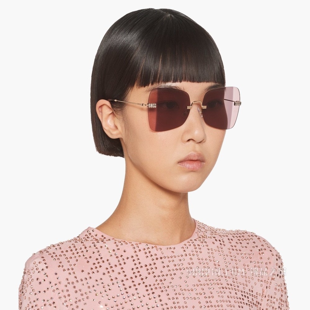Miu Miu Manière 太阳镜