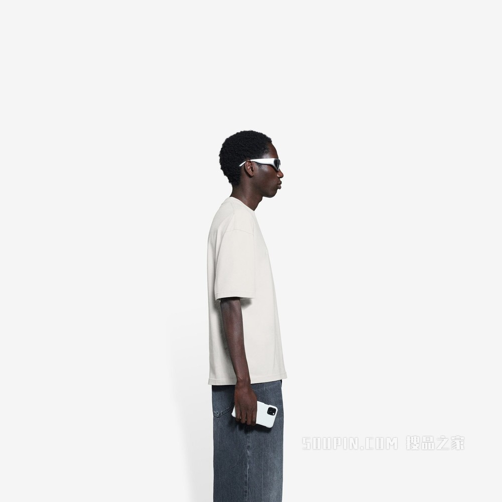 New Copyright 中等剪裁T恤