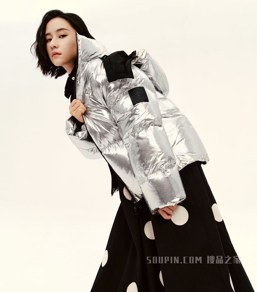 中国限定连帽羽绒金属感羽绒外套 银色/黑色