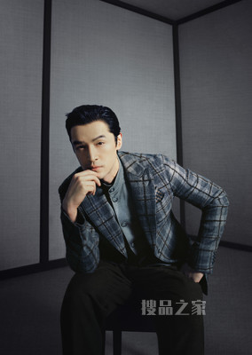 胡歌同款格纹纽扣休闲西服 | Giorgio Armani